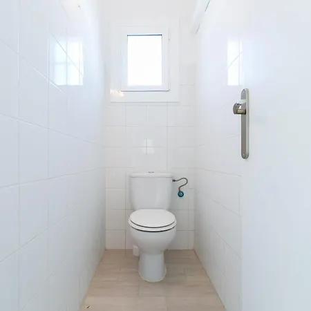 Luminoso Y Espacioso Con Gran Jardin Privado, A Solo 150m De La Playa - Es-228-136 Apartment *